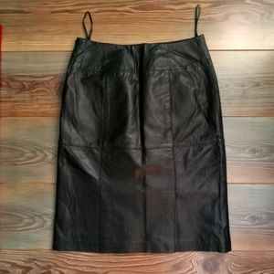 JACLYN SMITH Medium 100% Black Leather Skirt.